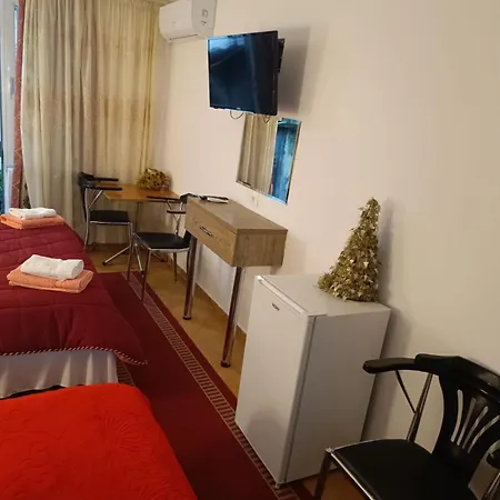 Flora Apartment *